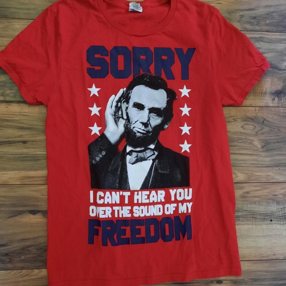 Women's size medium short sleeve shirt. Lincoln Freedom T-Shirt.